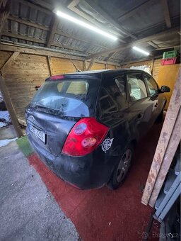 Prodám havarované Kia Ceed 2007 1.6 CRDi - 3