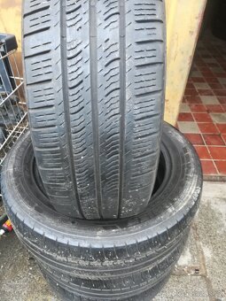 215/60R17 c - 3