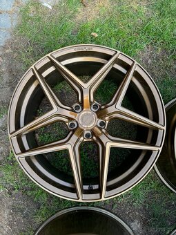 Prémiová alu kola Concaver CVR 2 R22 5x130 - 3