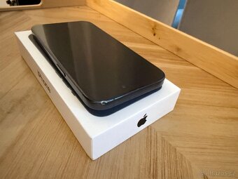 Apple iPhone 15 - 3