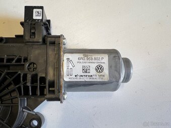 Motorek stahování oken - 6R0959801M , 6R0959802P - 3
