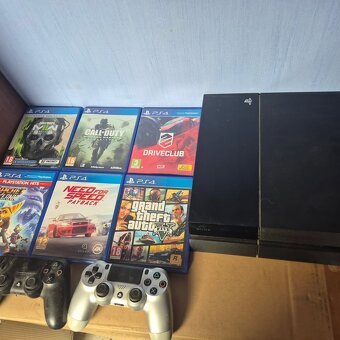 Playstation 4 - 3
