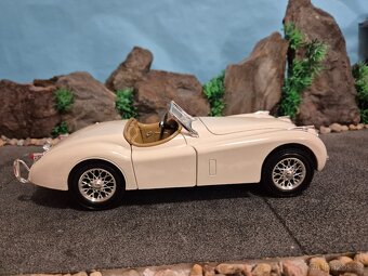 Prodám model 1:18 Jaguar XK 120 - 3