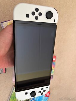 Nintendo switch OLED + 4 hry - 3