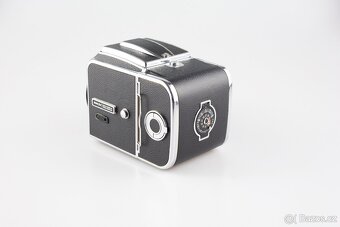 Hasselblad 500C/M chrome telo + WLF + kazeta 120 - 3