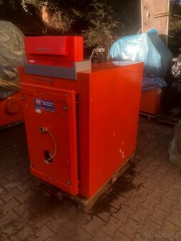 Prodám kotel na olej 124 Kw - 3