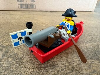 Lego 6245 Pirates Harbor sentry - 3