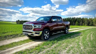 RAM 1500 Laramie 5.7 HEMI eTorque – 2023 | Luxusní výbava - 3