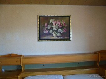 stylová ložnice- 5 dvéřová šatní skříň, postel, rošty, matra - 3