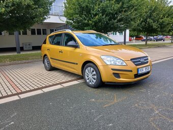 Kia Ceed 1.6i Benzín Rok 2010 Stk Platná - 3