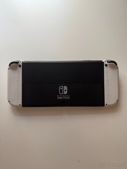 Nintendo Switch OLED bilý + SD karta + 2 pouzdra + 2 hry - 3