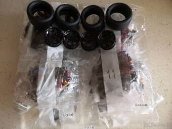 Stavebnice F1 Mercedes W14 - 3