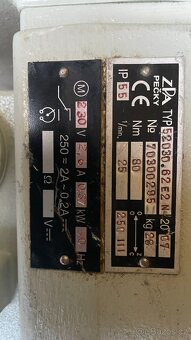 elektromotor s převodovkou - 3