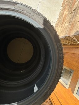 REZERVOVÁNO - Pirelli ZIMNÍ Sottozero Serie 3 235/40 R19 96V - 3
