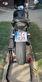 Triumph Speed Triple 1050 - 3