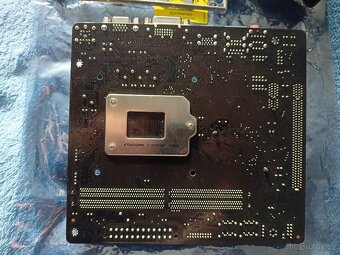 mATX GA-H110M-S2V - 3