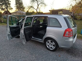 LPG ... 7 místné..Benzínová Opel Zafira 1.8 ... - 3
