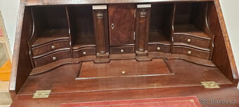 psací stůl, cena 10000,-Kč - 3