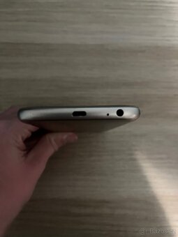 Samsung Galaxy J5 (2017) - 3