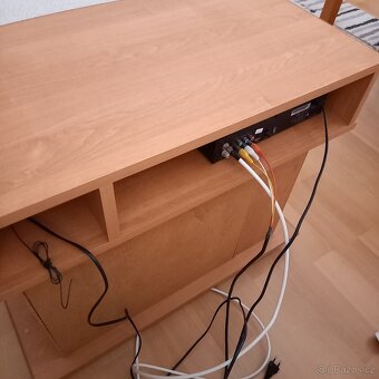 Televizní stolek - 3