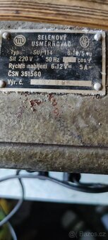 Retro nabíječka 6a12voltů - 3