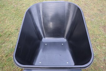 Prodám nové plastové kolečko objem 320l - 3