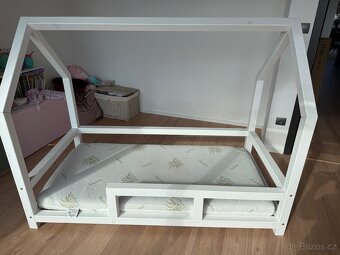 Domečková postel bílá 171 x 91,5 x 131 včetně matrace - 3
