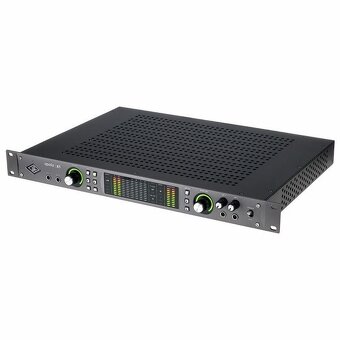 Universal Audio Apollo x8 - 3