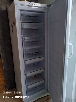 Mrazák Indesit - 3