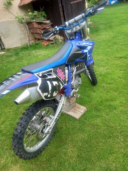 YAMAHA YZF 250 - 3