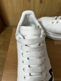 Alexander McQueen - 3