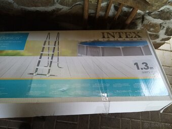 Bazénové schůdky Intex 1,3m - 3
