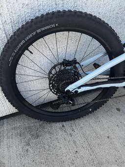 Celoodpružené Specialized Turbo Levo Alloy 2022 - 3