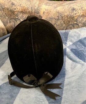 Helma pro žokeje - 3