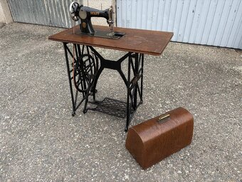 Starý šicí stroj Pfaff - 3