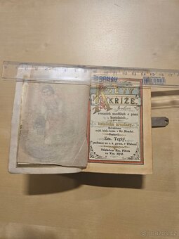 Dvě historické  modlitební knížky - 3
