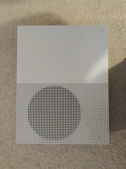 Xbox One S 1TB - super stav - 3