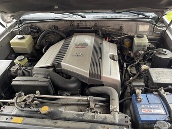 Toyota Land Cruiser 100 4.7 V8 176kW - 3