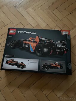 LEGO Technic Neom McLaren - 3
