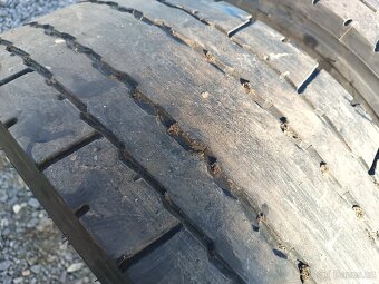 Nakladni pneu 295/60 r22,5 - 3