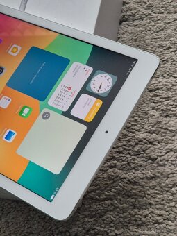 Apple iPad 6. generace 32 Cellular - 3