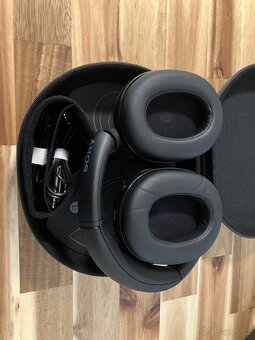 Sluchatka Sony ULT WEAR - 3
