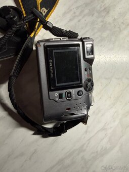 Olympus C-4000 ZOOM - 3
