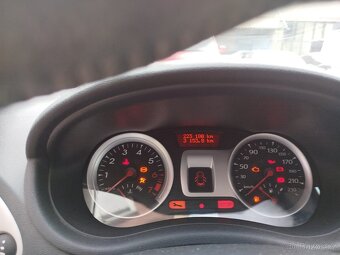 Renault Clio III 1.2 48 Kw - 3