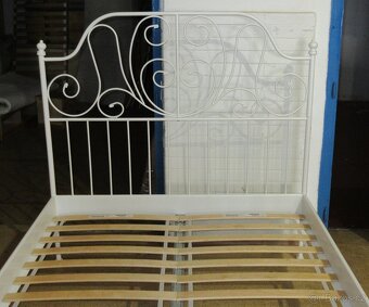 Kovová postel s lamelovým roštem - Výborný stav - 3