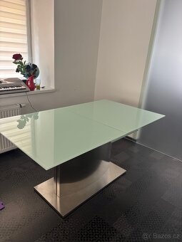 Kuchyňský stůl rozkládací skleněný - 3
