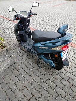 Prodám elektrický skútr HECHT EQUIS - 3