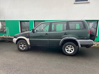 Nissan Terrano - 3