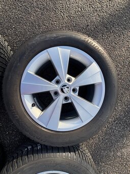 Originál alu Škoda Octavia 3 a 4 New Velorum R16, 90% vzorku - 3