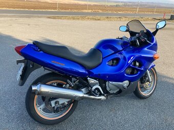 Suzuki GSX 600f - 3